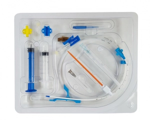 CVC Kit 3-4fr-8cm Triple Lumen with dressing infant 